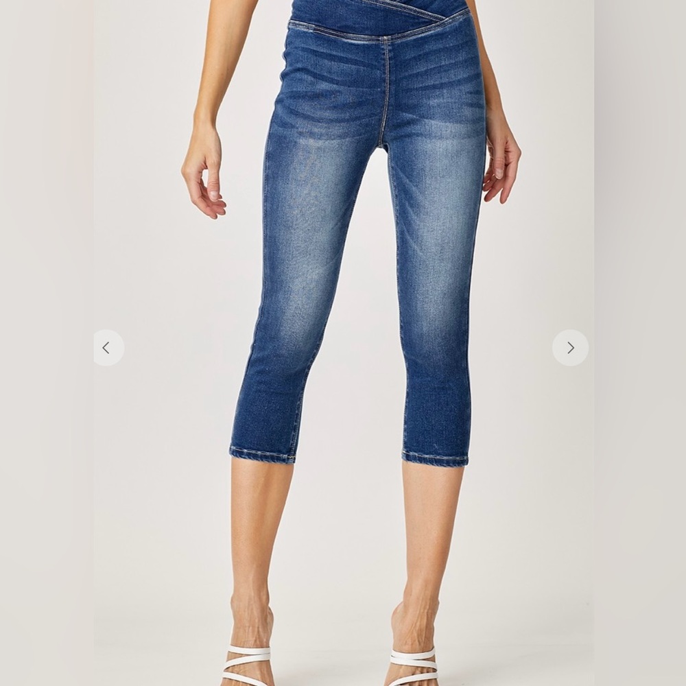NWT RISEN CROSS WAIST PULL ON CAPRI JEANS DARK WASH 1XL